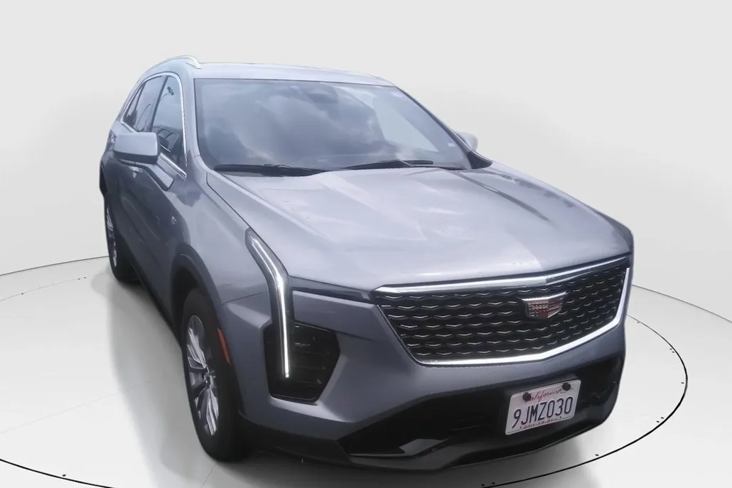2024 Cadillac XT4 Premium Luxury photo 1