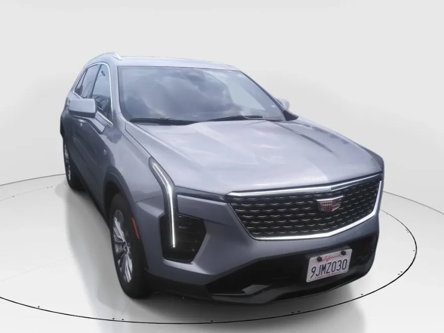 2024 Cadillac XT4 Premium Luxury photo 1