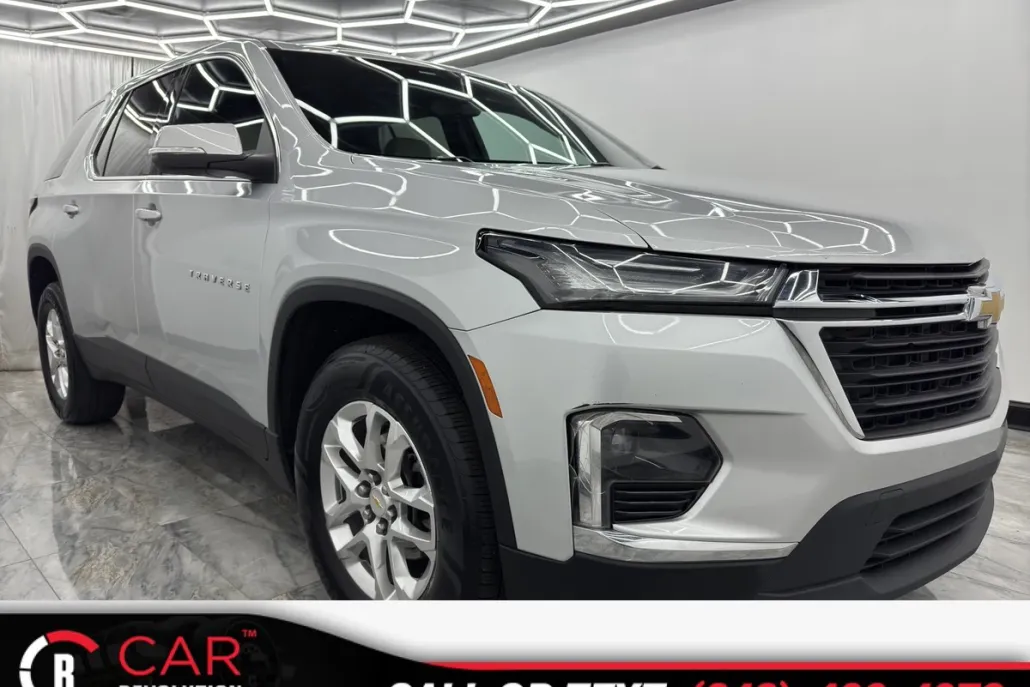 2022 Chevrolet Traverse LS photo 1