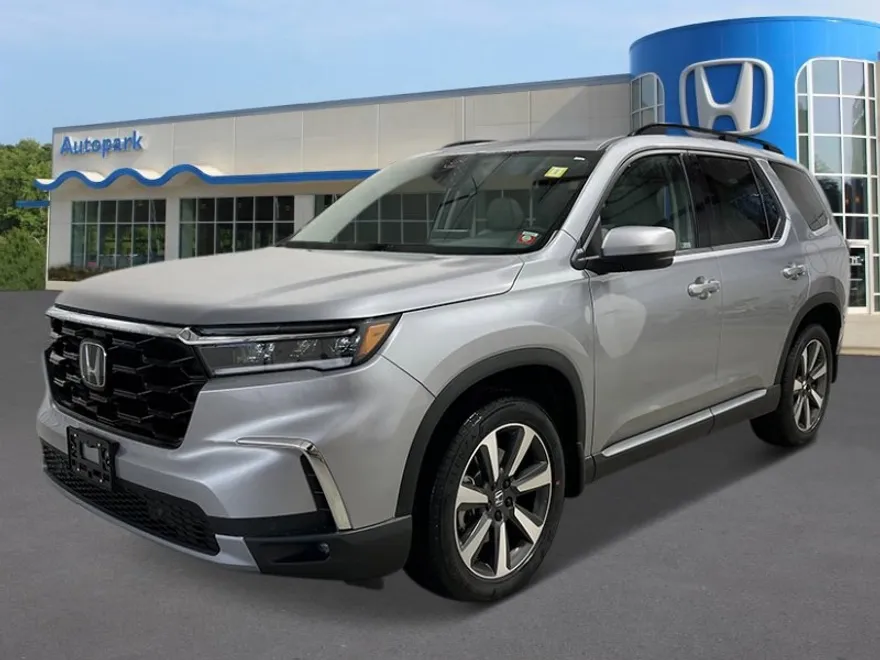 2025 Honda Pilot Touring photo 1