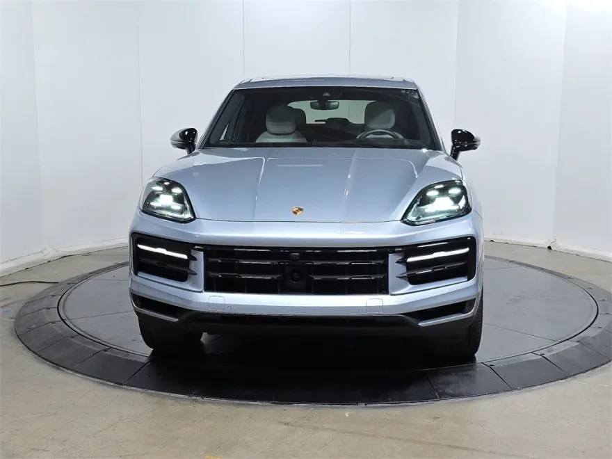 2025 Porsche Cayenne photo 1