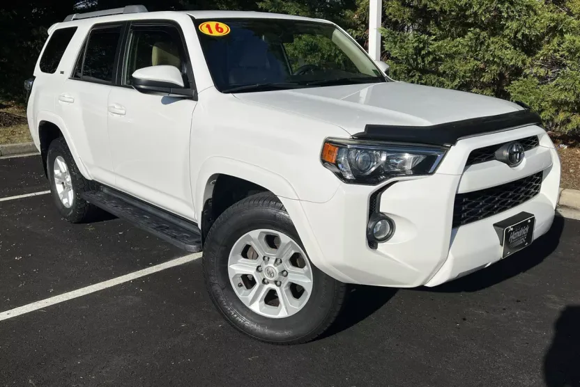 2016 Toyota 4Runner SR5 photo 1