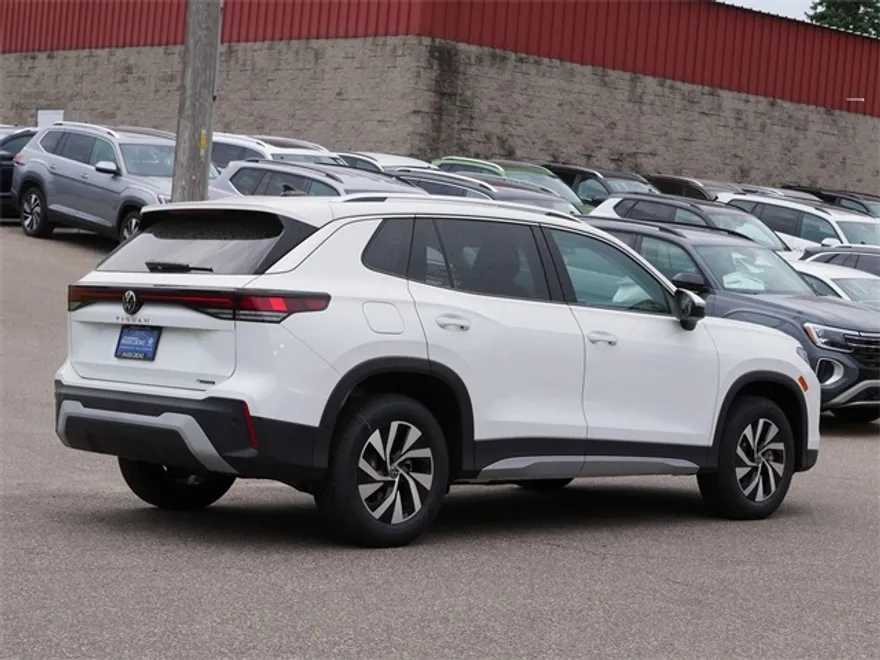 2025 Volkswagen Tiguan S photo 1