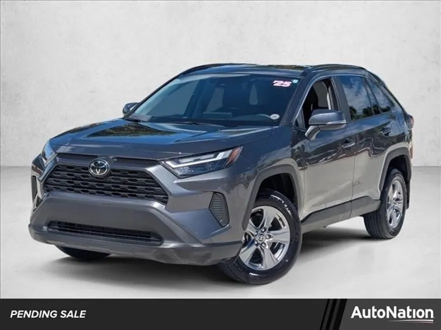 2025 Toyota RAV4 XLE photo 1