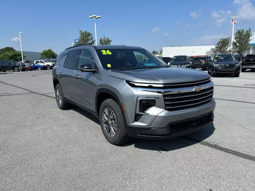 2026 Chevrolet Traverse photo 1