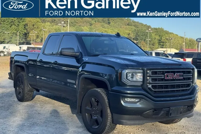 2017 Gmc Sierra Base photo 1
