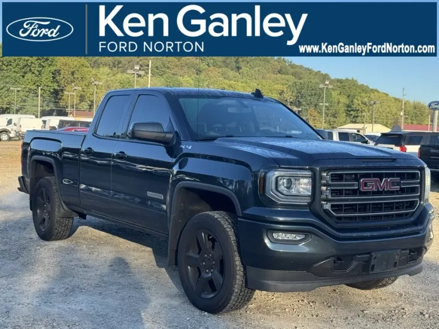 2017 Gmc Sierra Base photo 1