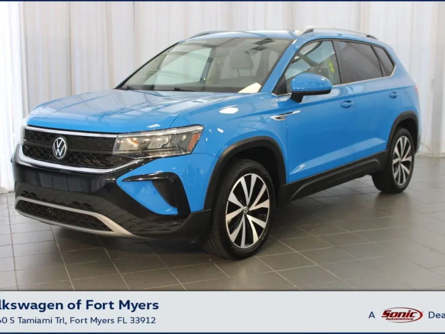 2022 Volkswagen Taos SE photo 1