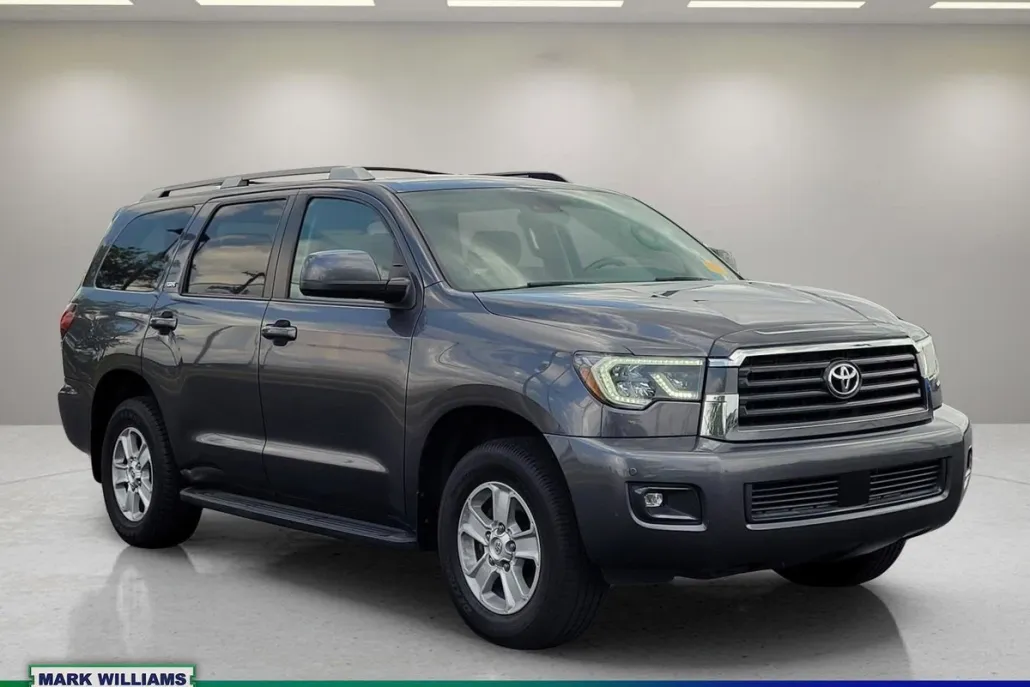 2019 Toyota Sequoia SR5 photo 1