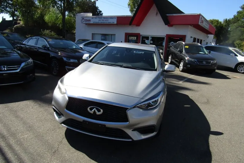2018 Infiniti QX30 photo 1