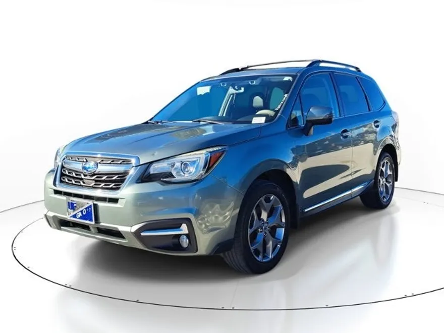 2017 Subaru Forester Touring photo 1
