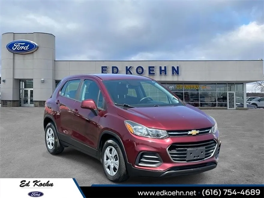 2017 Chevrolet Trax LS photo 1