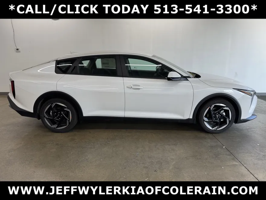 2025 Kia K4 EX photo 1