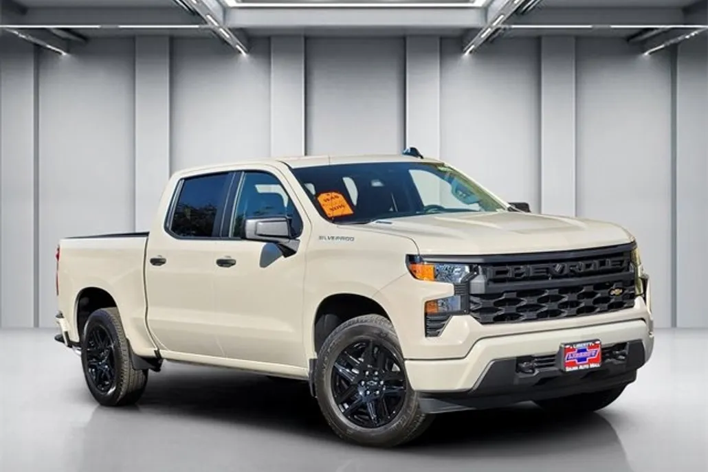2026 Chevrolet Silverado 1500 Custom photo 1