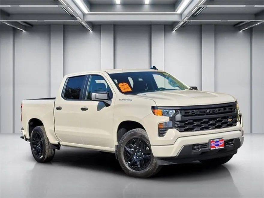 2026 Chevrolet Silverado 1500 Custom photo 1