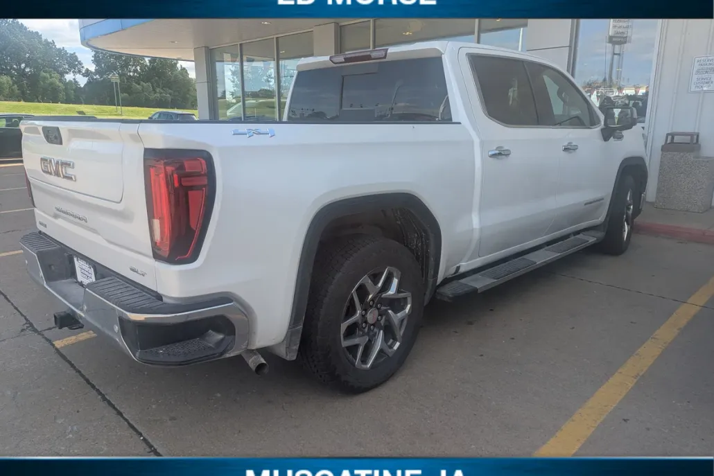 2024 Gmc Sierra 1500 SLT photo 1