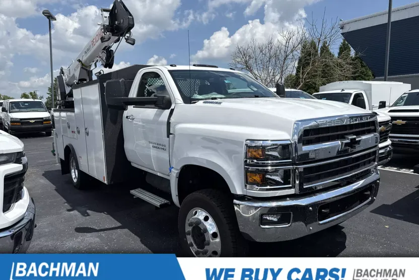 2024 Chevrolet Silverado 6500HD Work Truck photo 1
