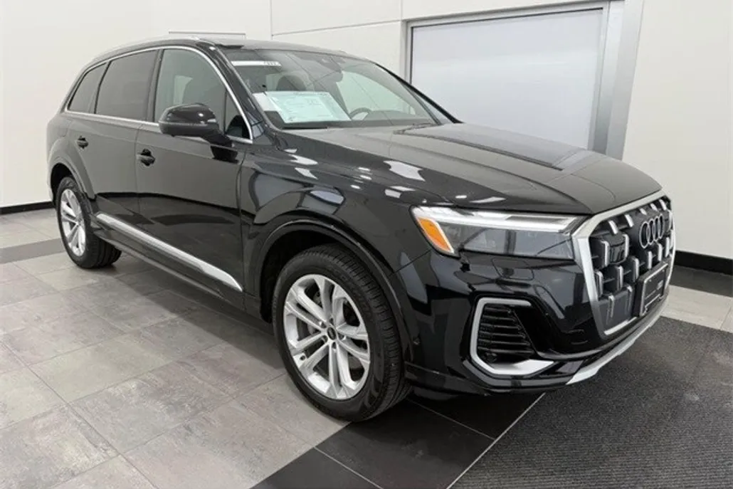 2025 Audi Q7 55 Premium photo 1