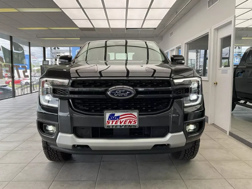 2024 Ford Ranger Lariat photo 1