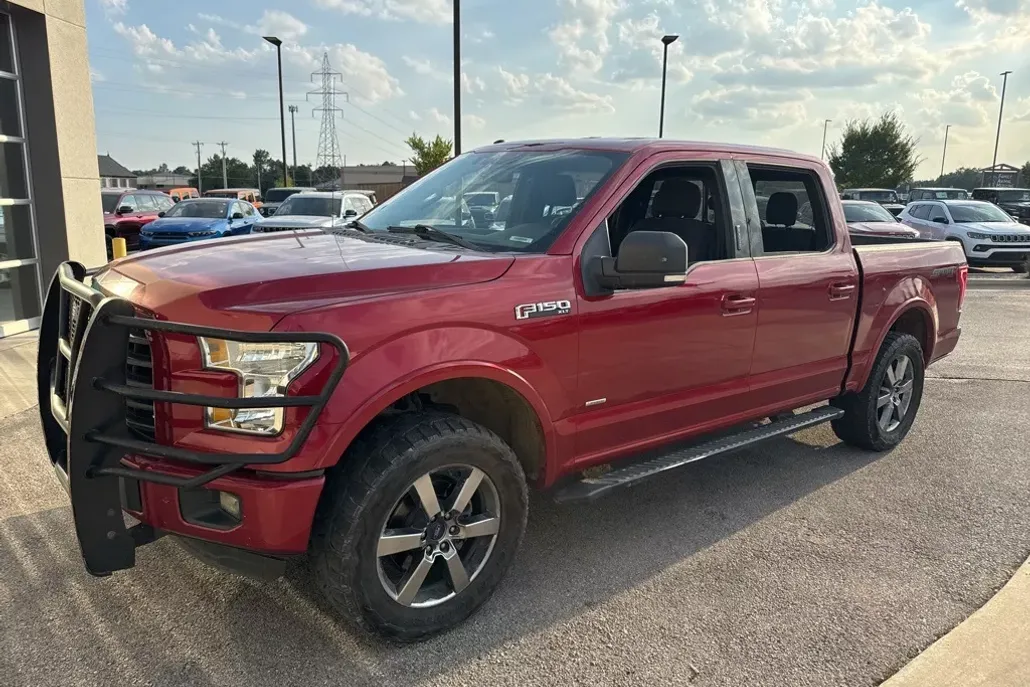 2016 Ford F-150 XLT photo 1