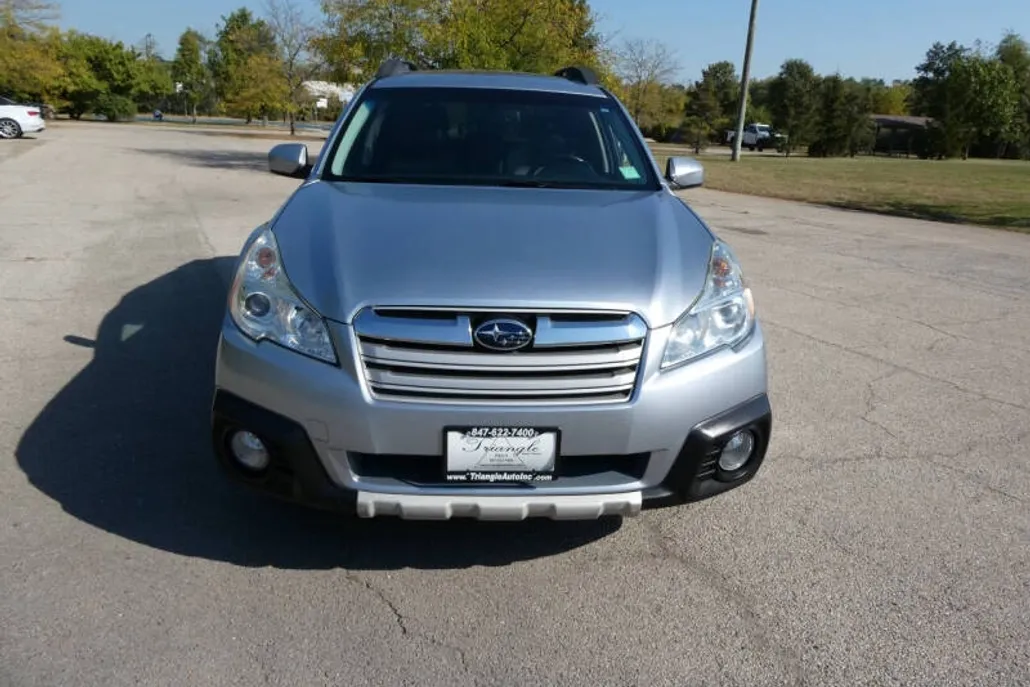 2014 Subaru Outback 2.5i Limited photo 1