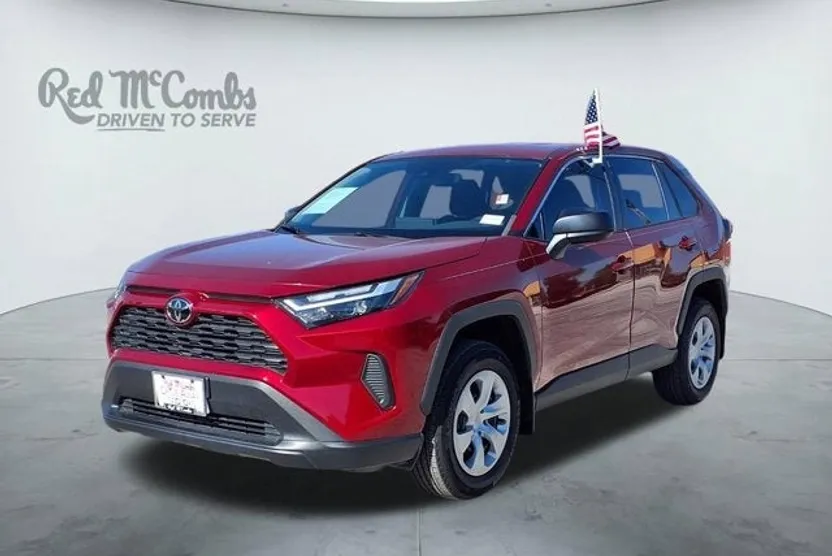 2023 Toyota RAV4 LE photo 1
