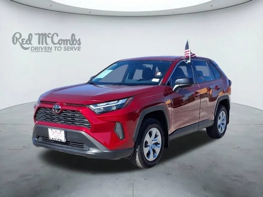 2023 Toyota RAV4 LE photo 1