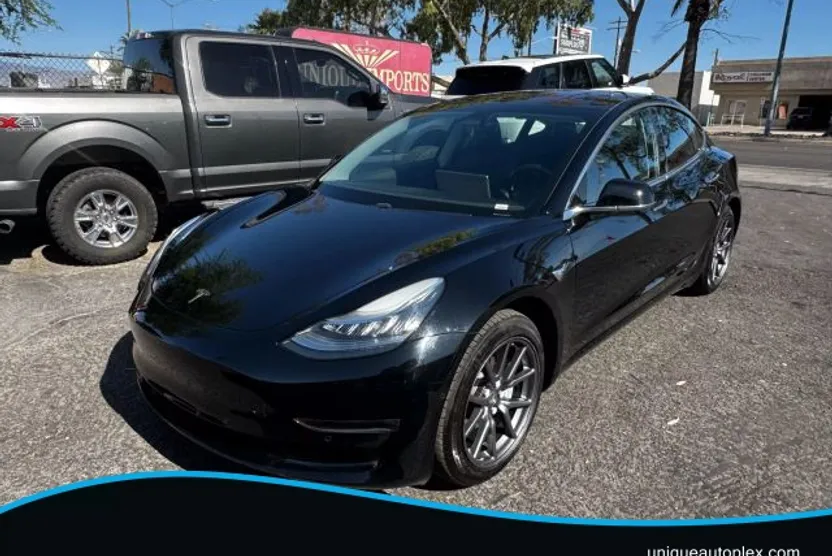 2018 Tesla Model 3 Mid Range photo 1