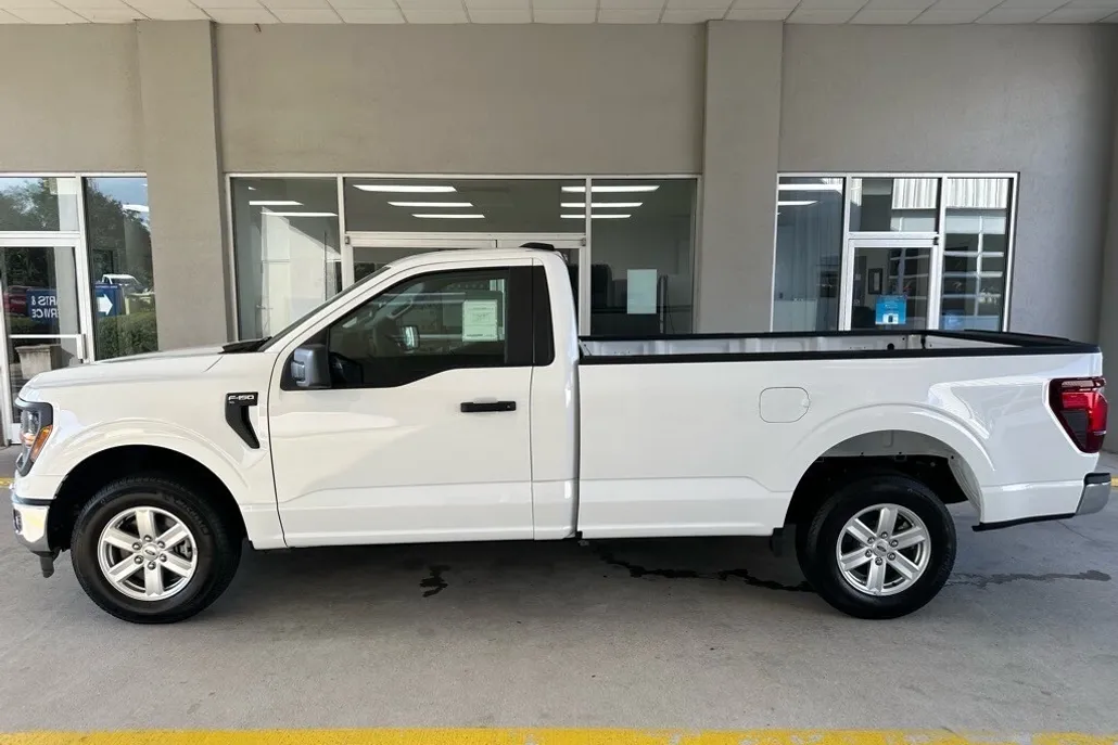 2025 Ford F-150 XL photo 1