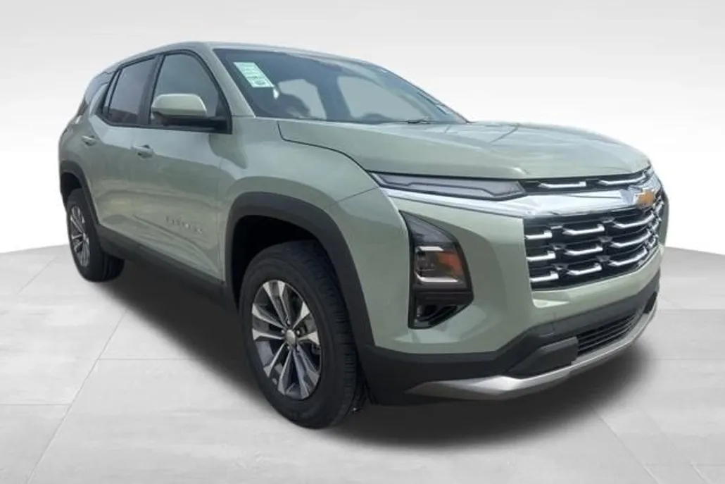2026 Chevrolet Equinox LT photo 1