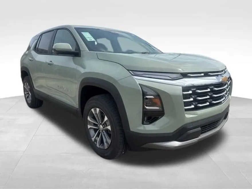 2026 Chevrolet Equinox LT photo 1