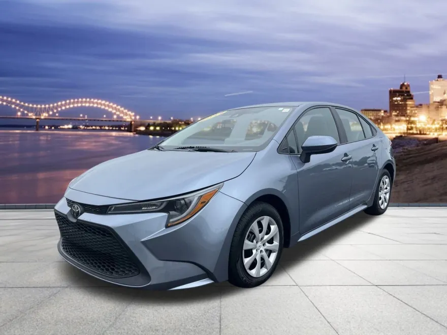 2022 Toyota Corolla LE photo 1