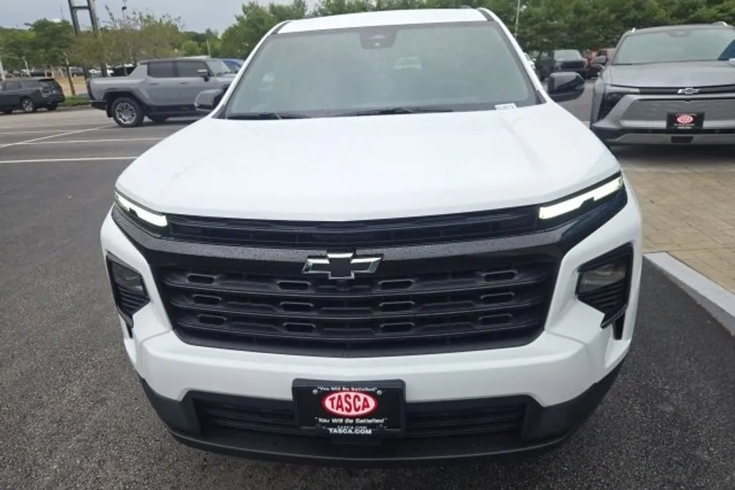 2026 Chevrolet Traverse photo 1