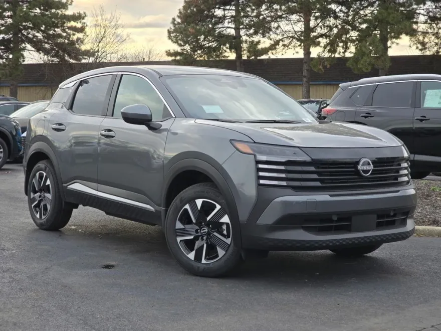 2025 Nissan Kicks SV photo 1