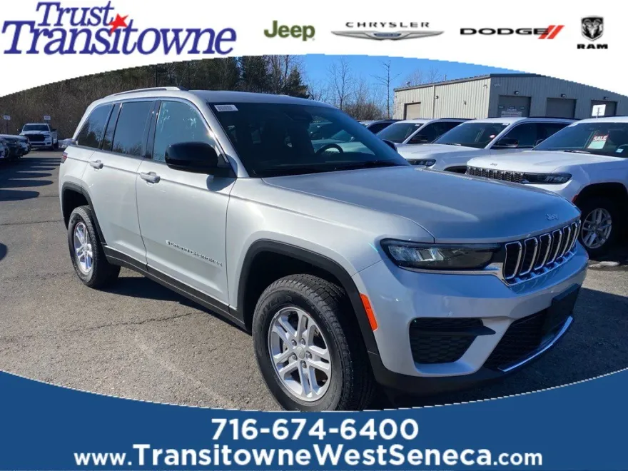 2025 Jeep Grand Cherokee Laredo photo 1
