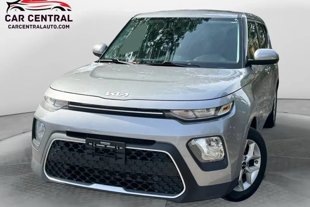 2022 Kia Soul LX S X-Line photo 1