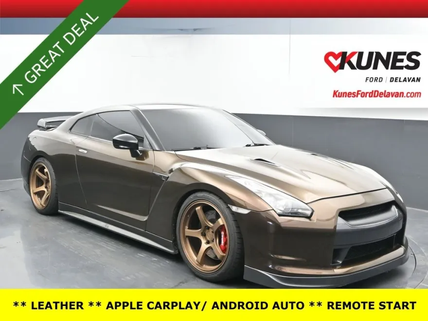 2010 Nissan GT-R Premium photo 1