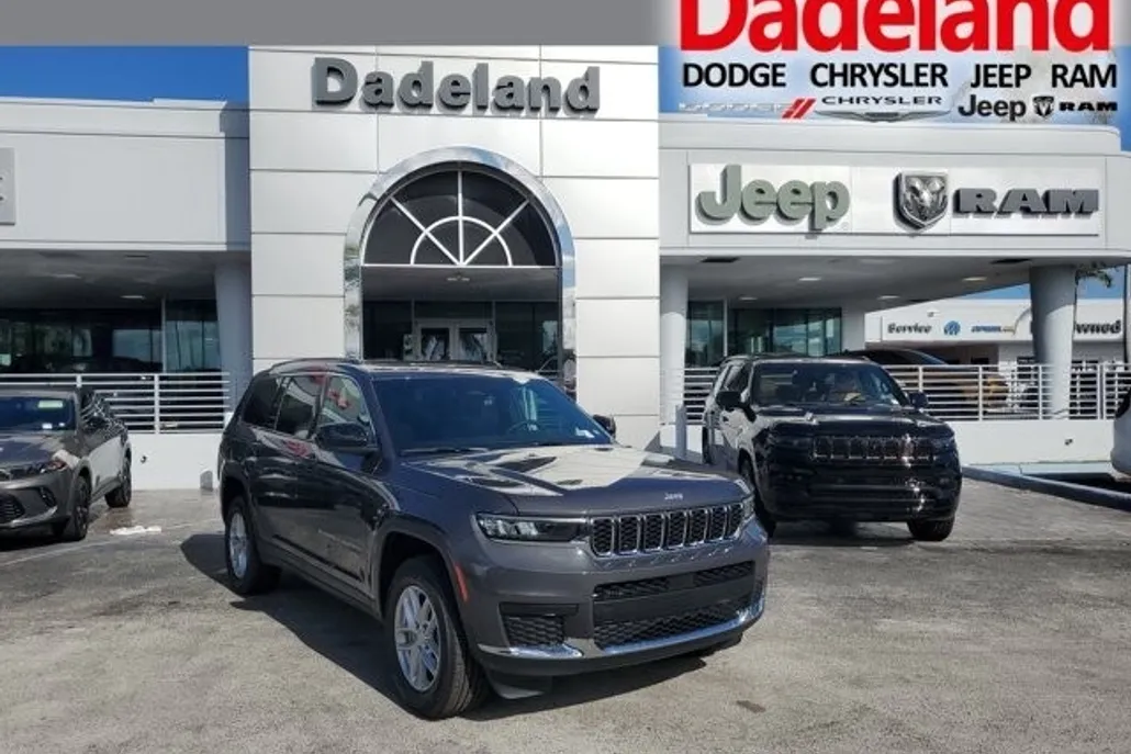 2025 Jeep Grand Cherokee Laredo X photo 1