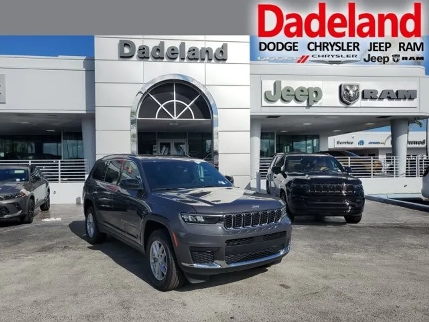 2025 Jeep Grand Cherokee Laredo X photo 1