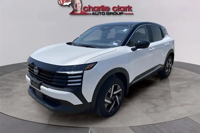 2025 Nissan Kicks SV photo 1
