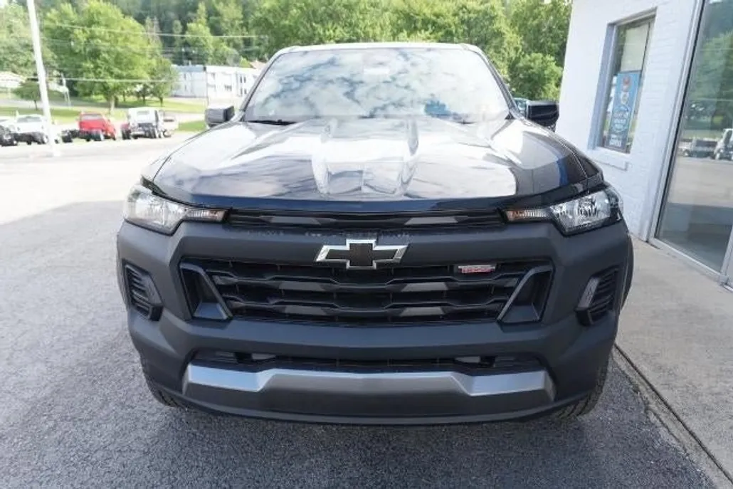 2026 Chevrolet Colorado Trail Boss photo 1
