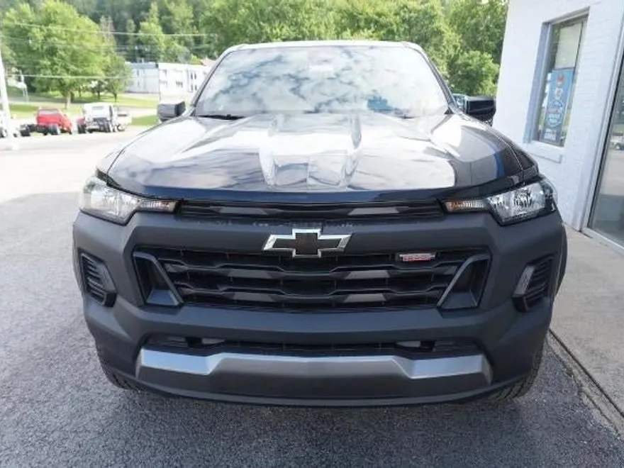 2026 Chevrolet Colorado Trail Boss photo 1