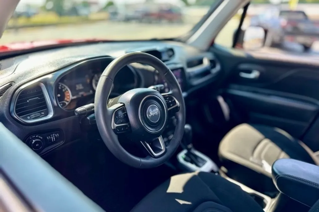 2022 Jeep Renegade Latitude photo 1