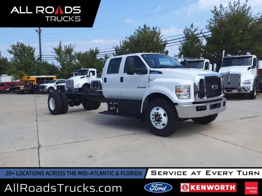 2025 Ford F-750 Base photo 1