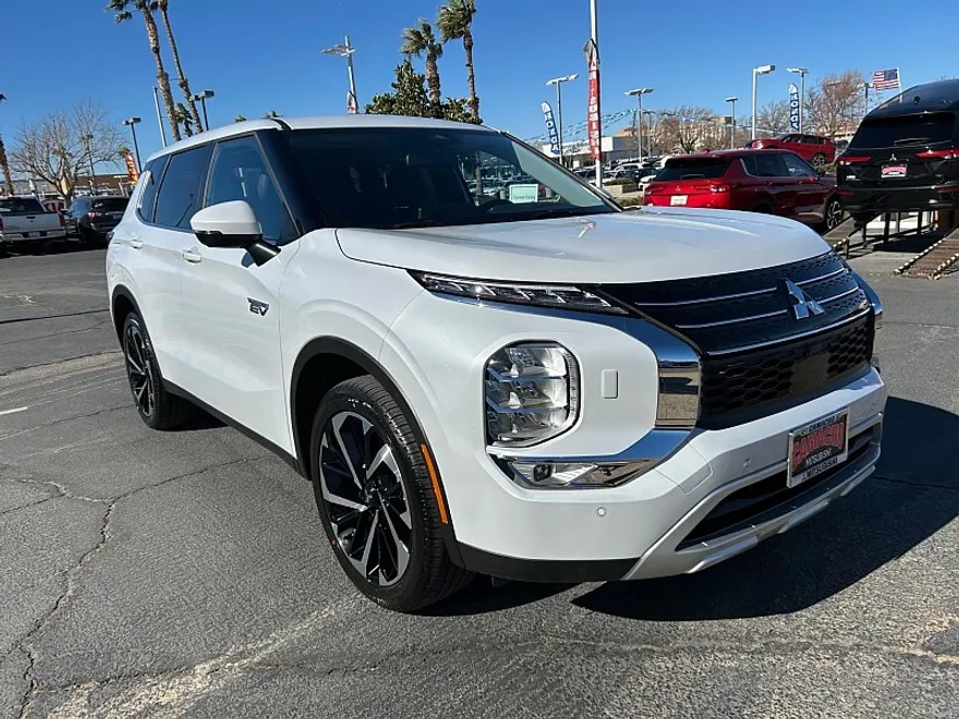 2025 Mitsubishi Outlander PHEV SE S-AWC photo 1