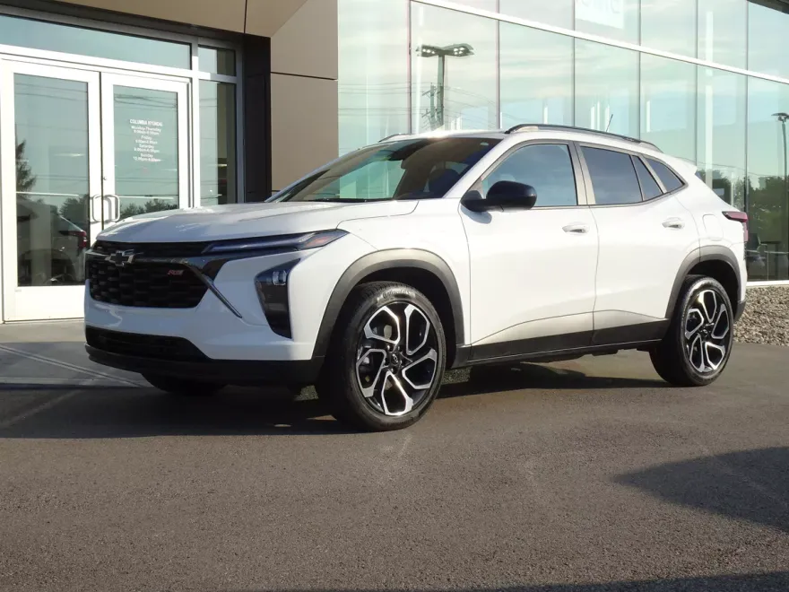 2024 Chevrolet Trax photo 1
