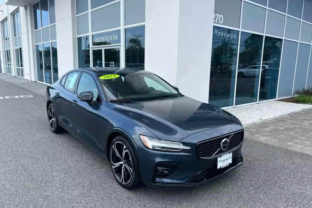 2025 Volvo S60 B5 Core photo 1