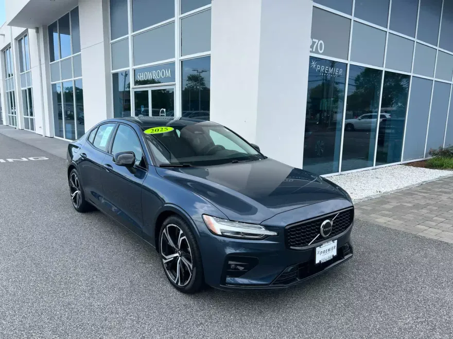 2025 Volvo S60 B5 Core photo 1