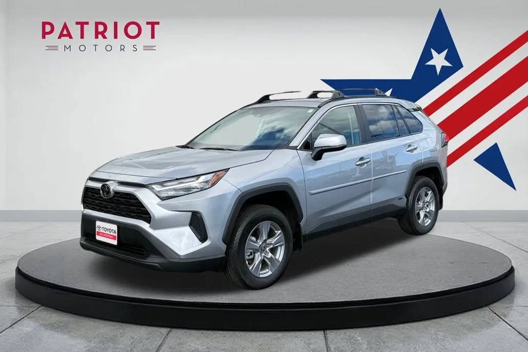 2025 Toyota RAV4 Hybrid XLE photo 1
