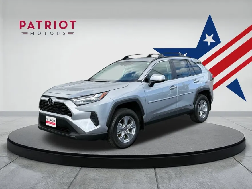 2025 Toyota RAV4 Hybrid XLE photo 1